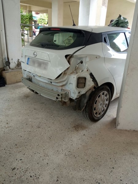 Μέχρι και τα πατάκια έκλεψαν από ένα Micra!